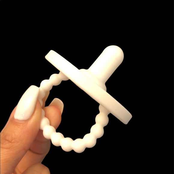 (1) Teething pacifiers - Picture 5 of 9